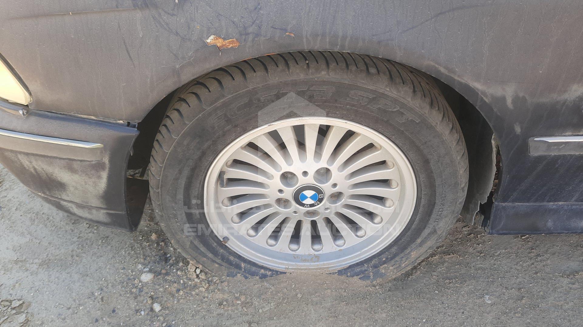 0 BMW --- VIN: WBADD6107WBR48882