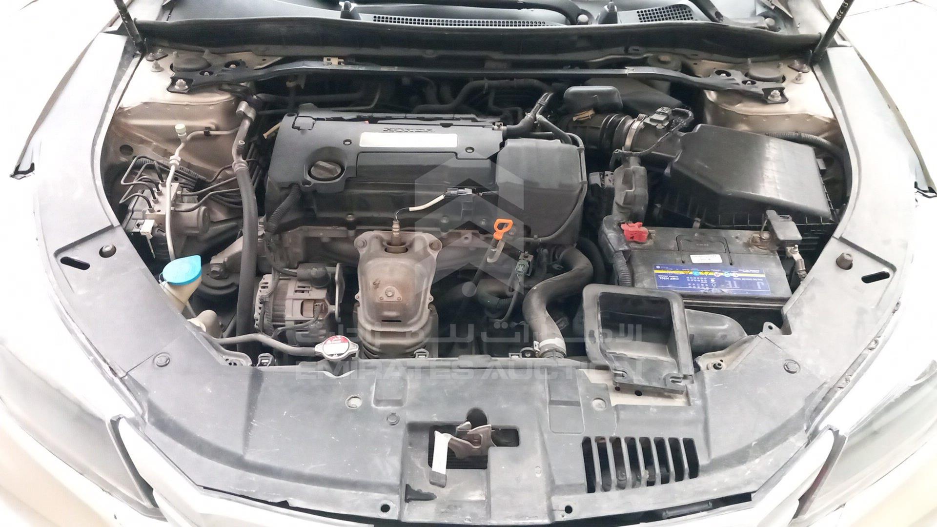 2016 HONDA ACCORD VIN: LUCCR2625G3405914