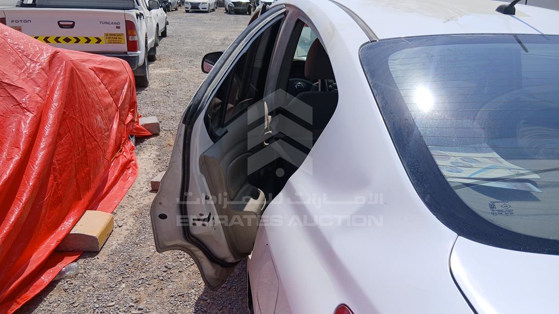 نيسان صني 2018 — الباب الخلفي الأيسر — صورة 18