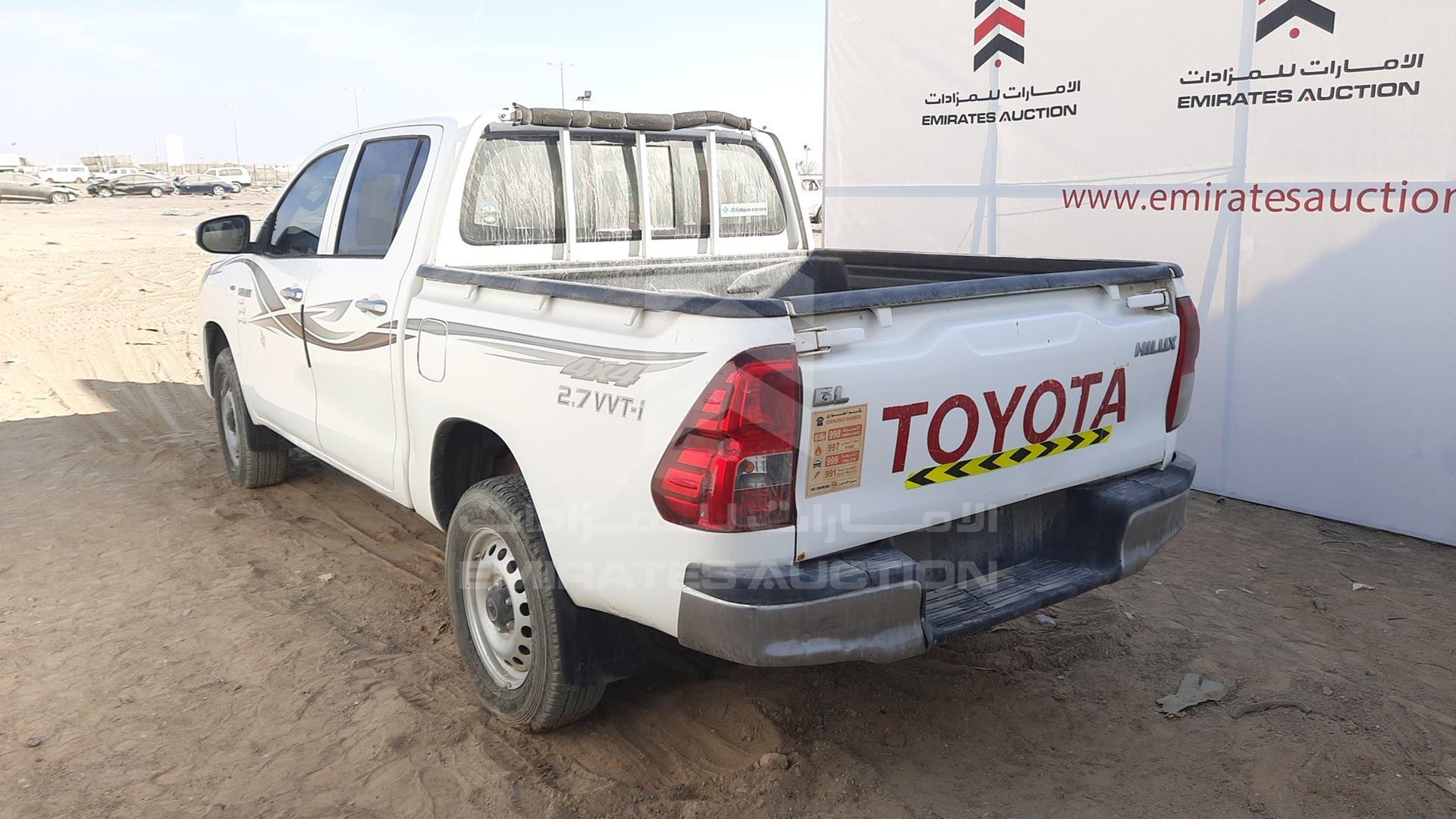 2017 TOYOTA HILUX VIN: MR0DX8CDXH0400056