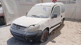 2009 Peugeot Partner — Front Left Angle — Photo 5 — Thumbnail