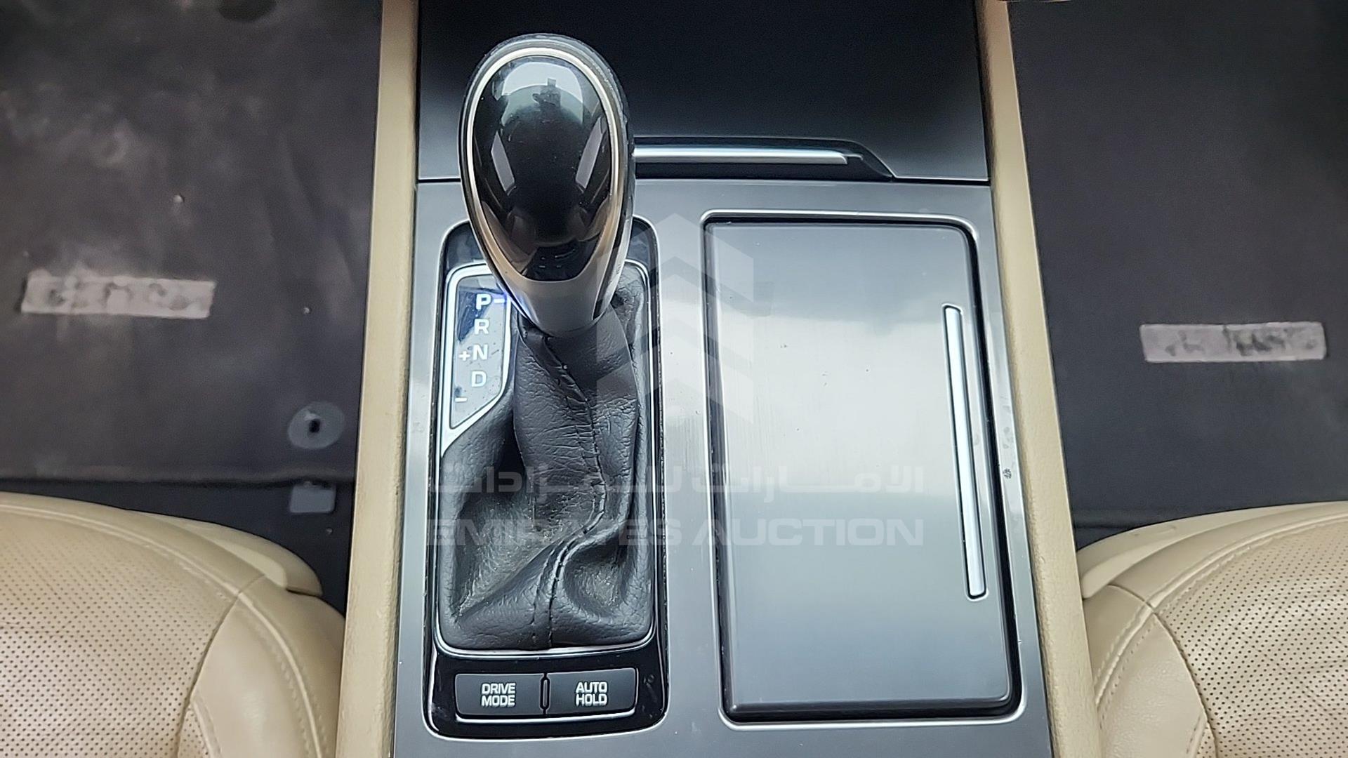 2015 HYUNDAI GENESIS VIN: KMHGN41EBFU057576