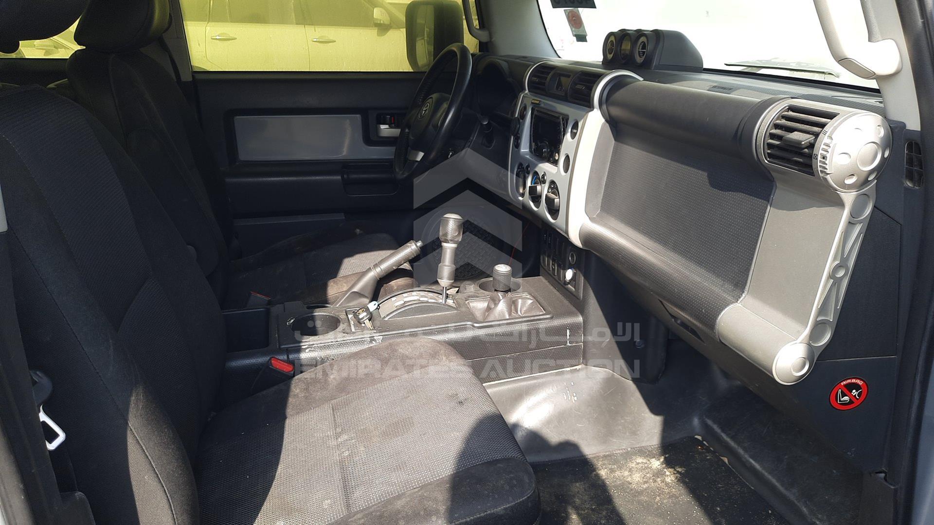2014 TOYOTA FJ CRUISER VIN: JTEBU11FXEK198065