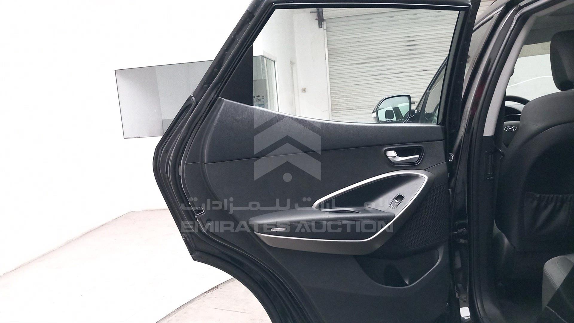 2015 HYUNDAI SANTA FE VIN: KMHSU81E8FU368459