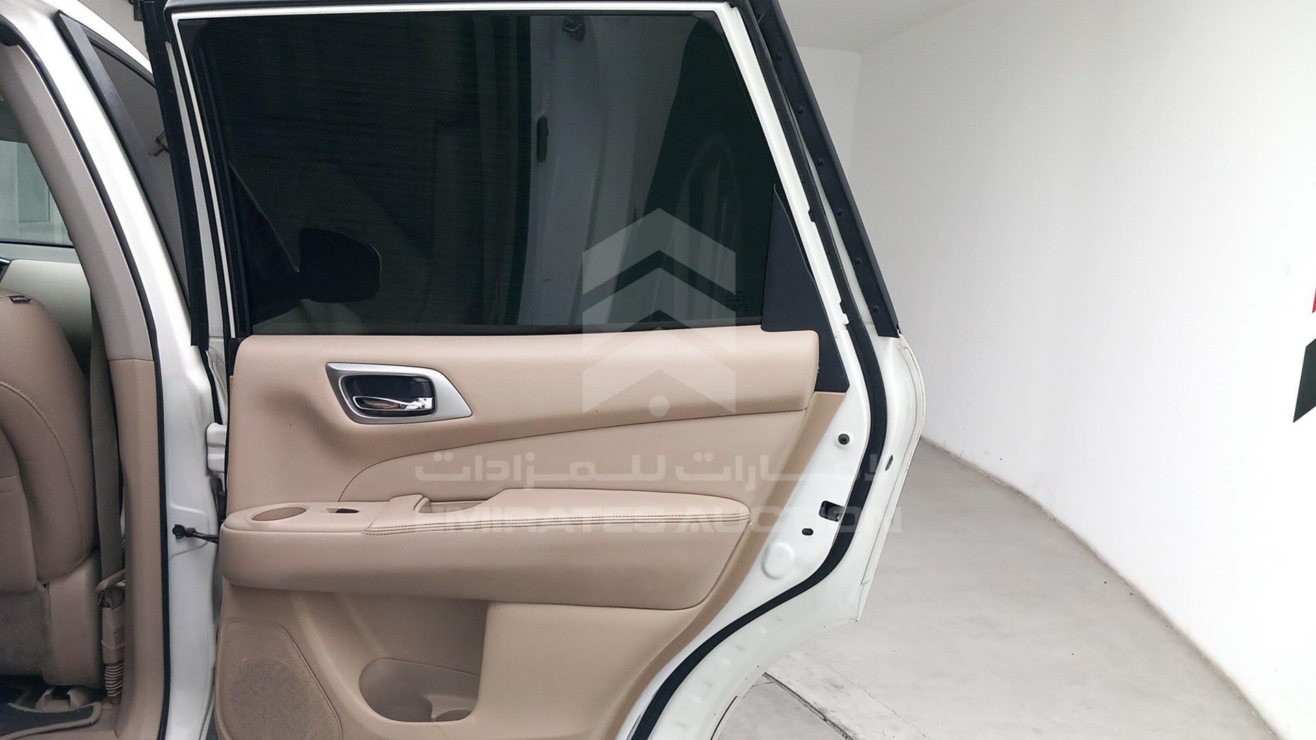 2015 NISSAN PATHFINDER VIN: 5N1AR2MM2FC701287