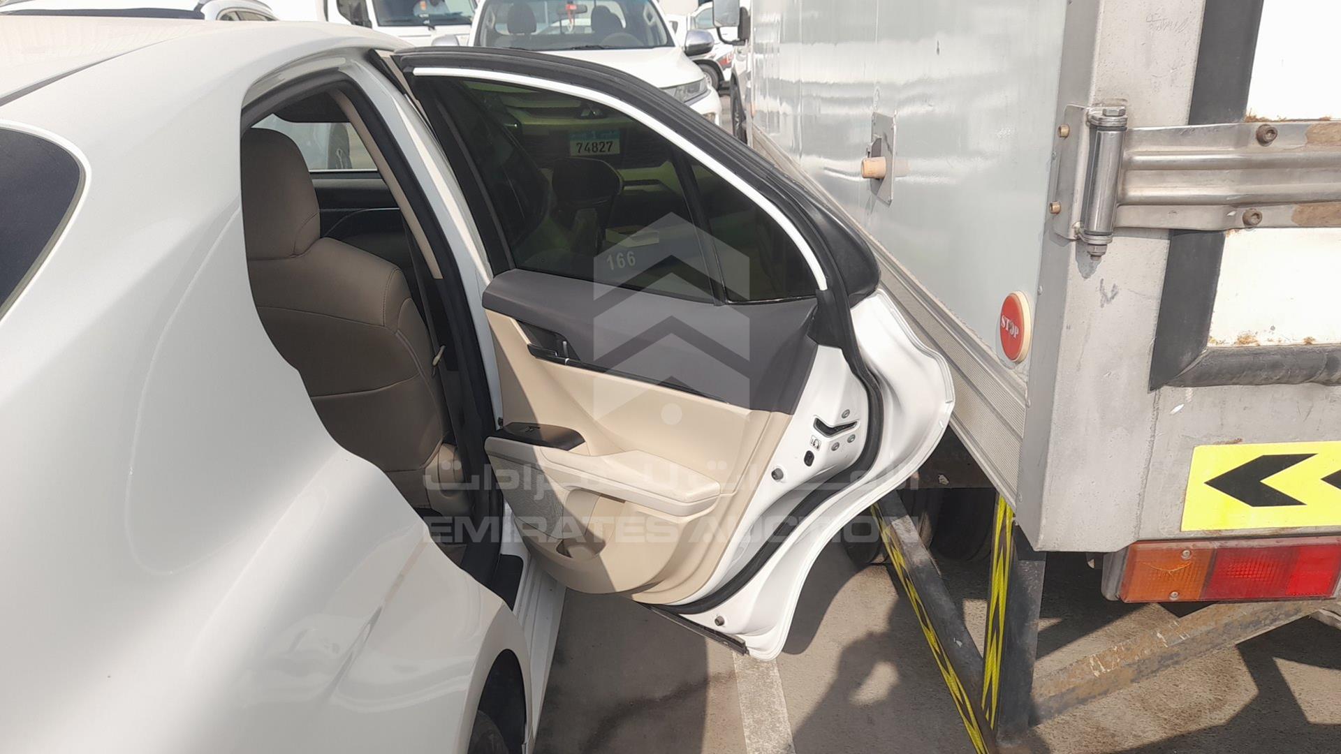 2018 TOYOTA CAMRY VIN: JTNBF9HK4J3014819
