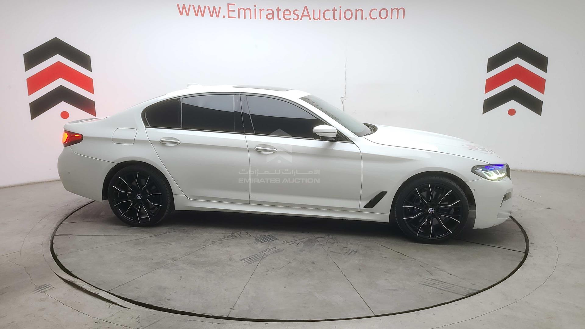 2018 BMW 530 VIN: WBAJA5105JG876579