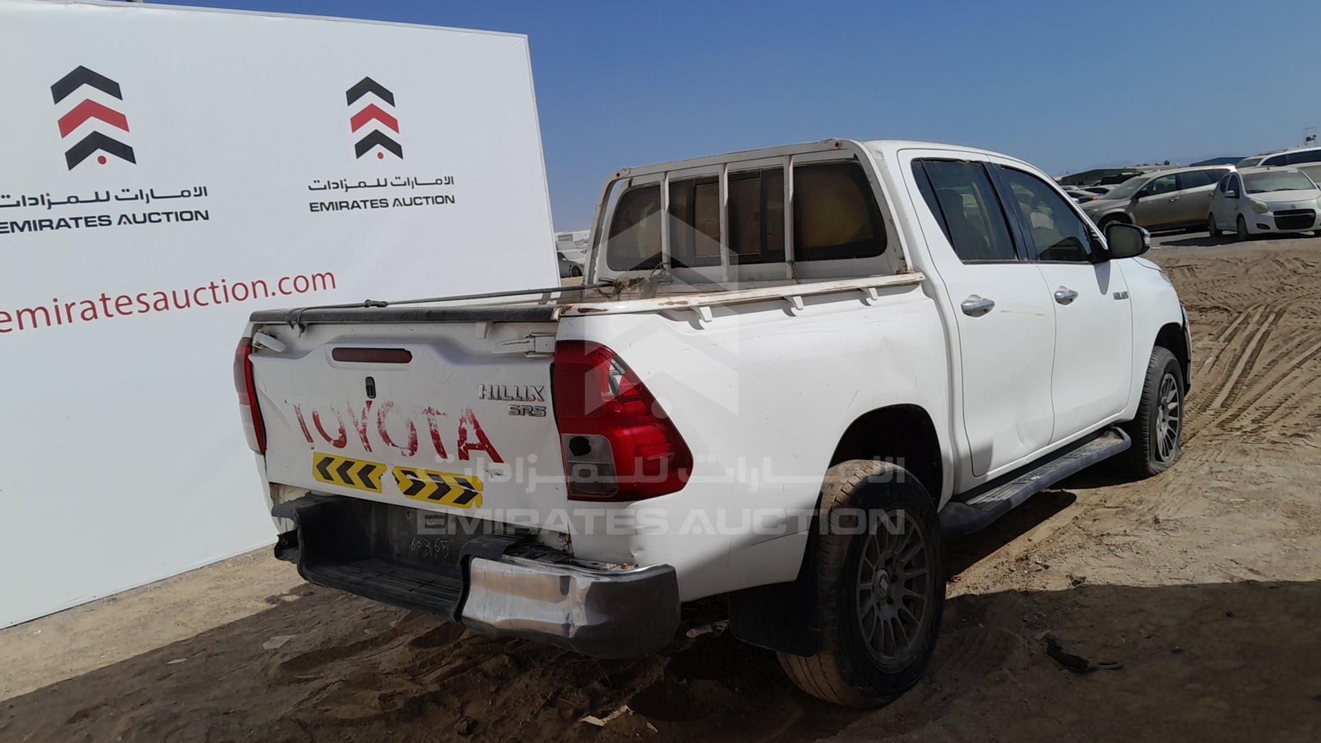 0 TOYOTA HILUX VIN: MR0HX8CD100881708