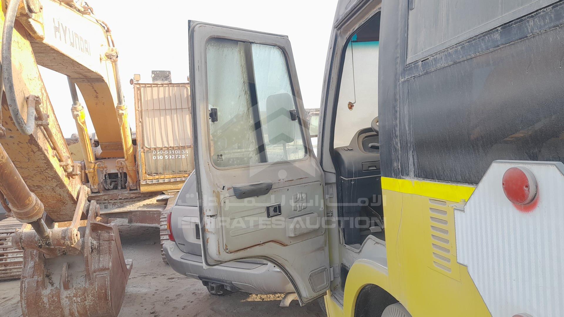 2011 ZHONGTONG LCK6780D VIN: LJ16AR5E7B2003450