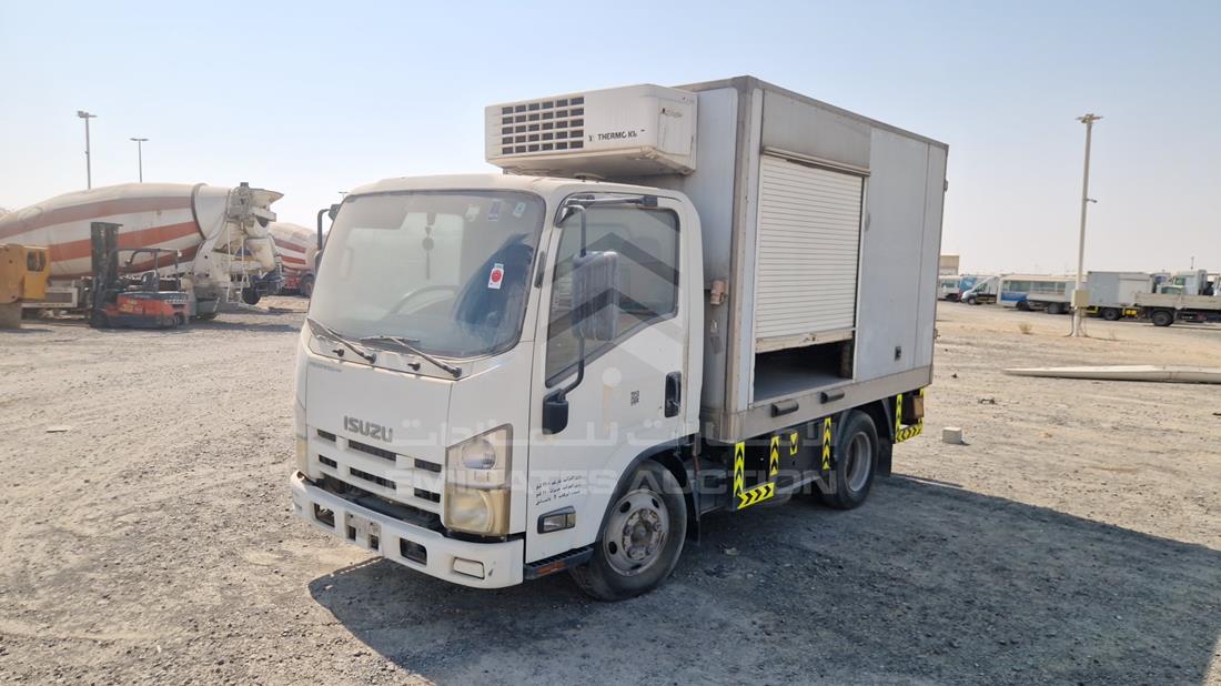 2013 Isuzu NMR — Front Left Angle — Photo 5