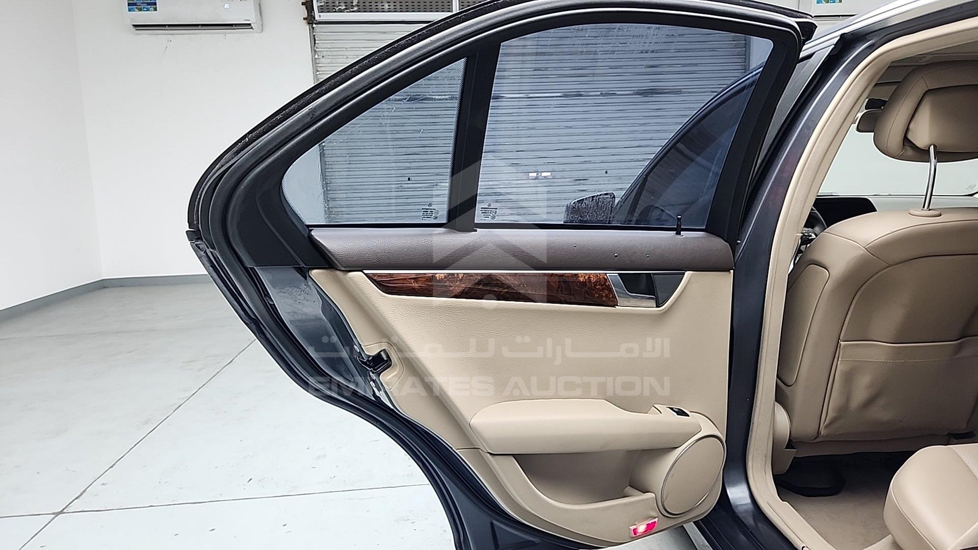 2014 MERCEDES C 250 VIN: WDDGF4HB7ER317471