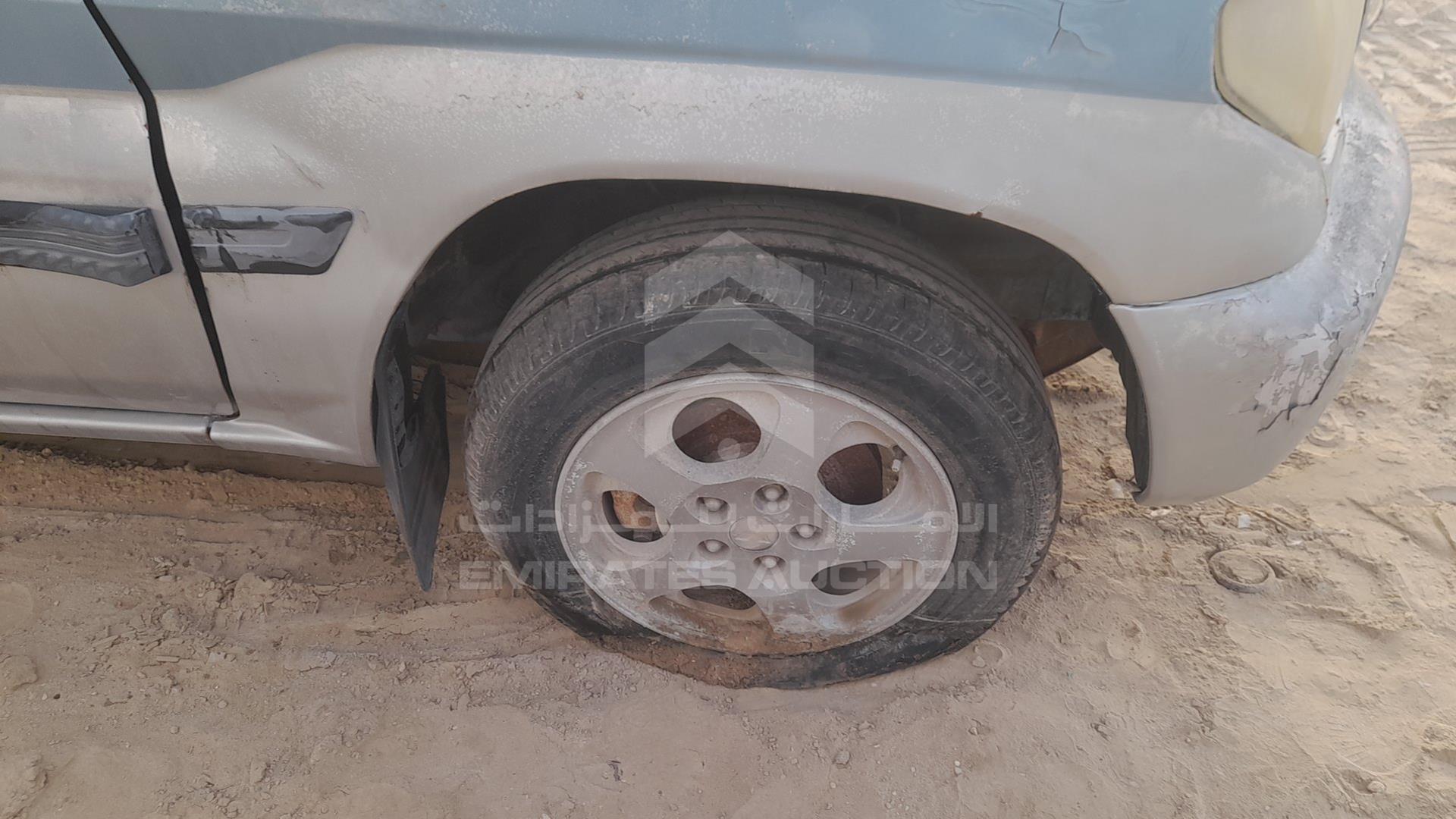 2003 MITSUBISHI PAJERO VIN: JMYLRH77W3Z704284