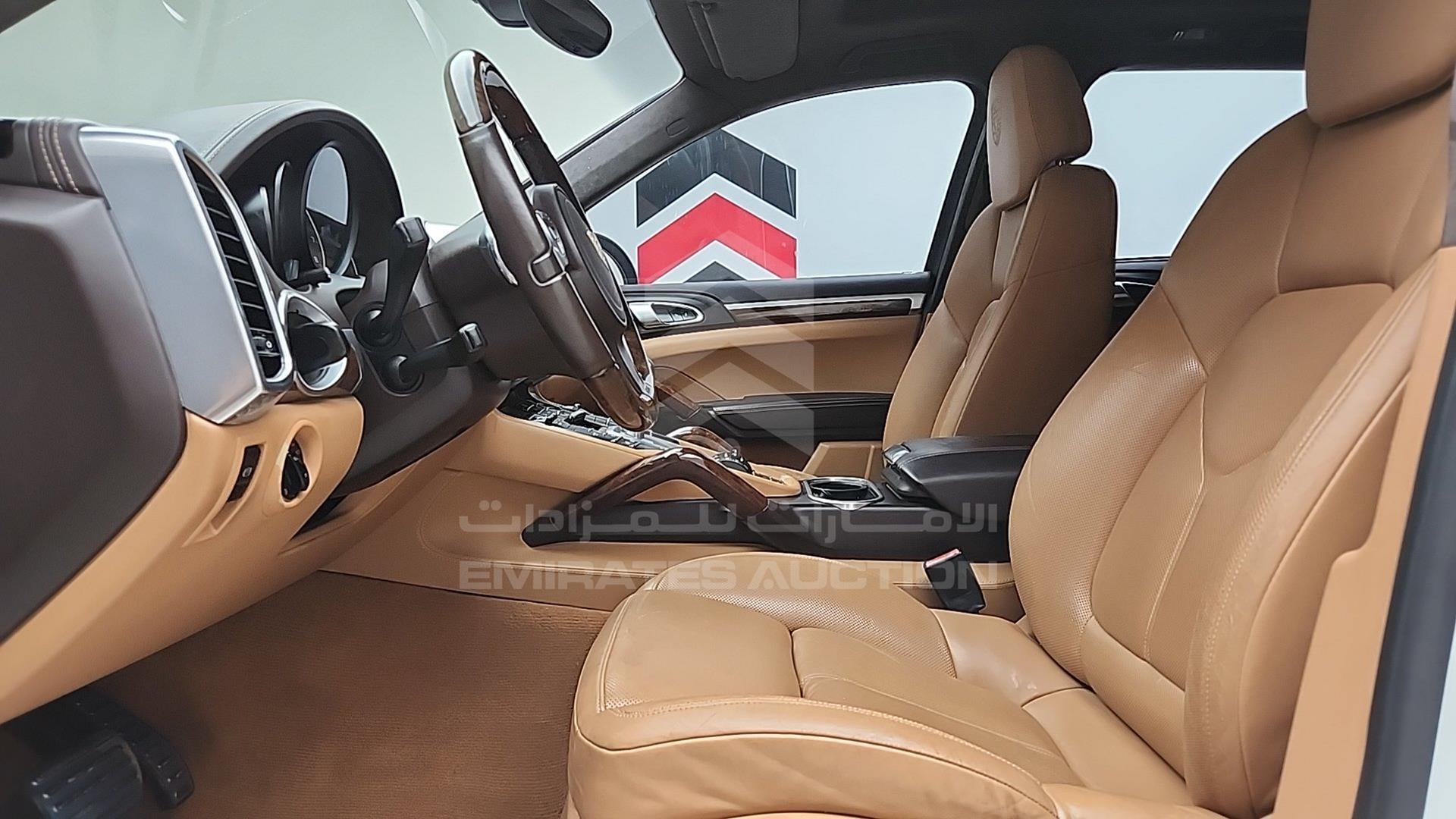2013 PORSCHE CAYENNE GTS VIN: WP1ZZZ92ZDLA76369