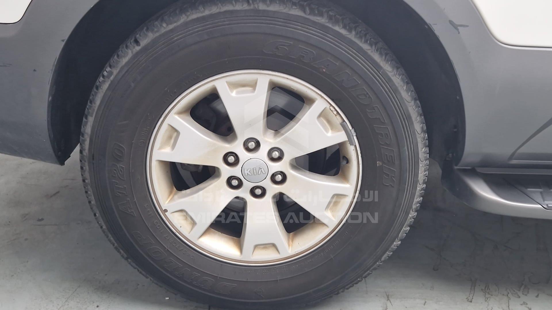 2012 KIA MOHAVE VIN: KNAKN8118C5075467