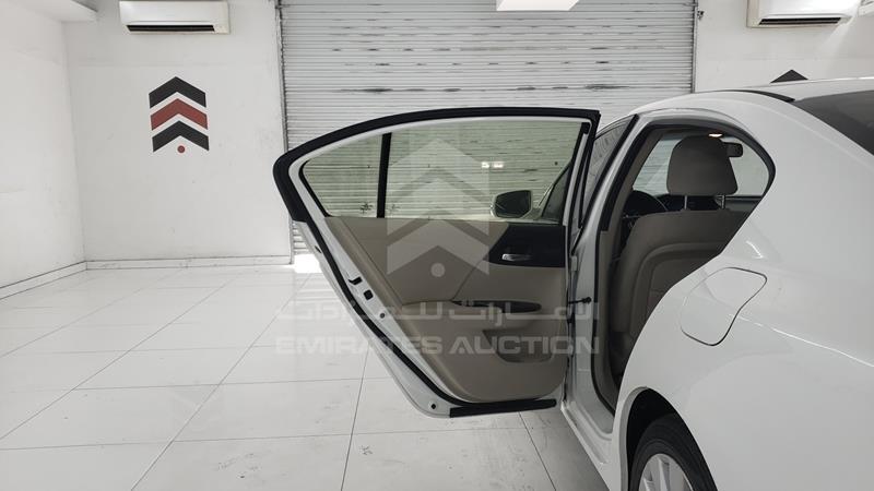 1HGCR2676EA608644 Auction: EmiratesAuction Lot: 405934 1HGCR2676EA608644 Honda Accord 2014 WHITE Photo 20