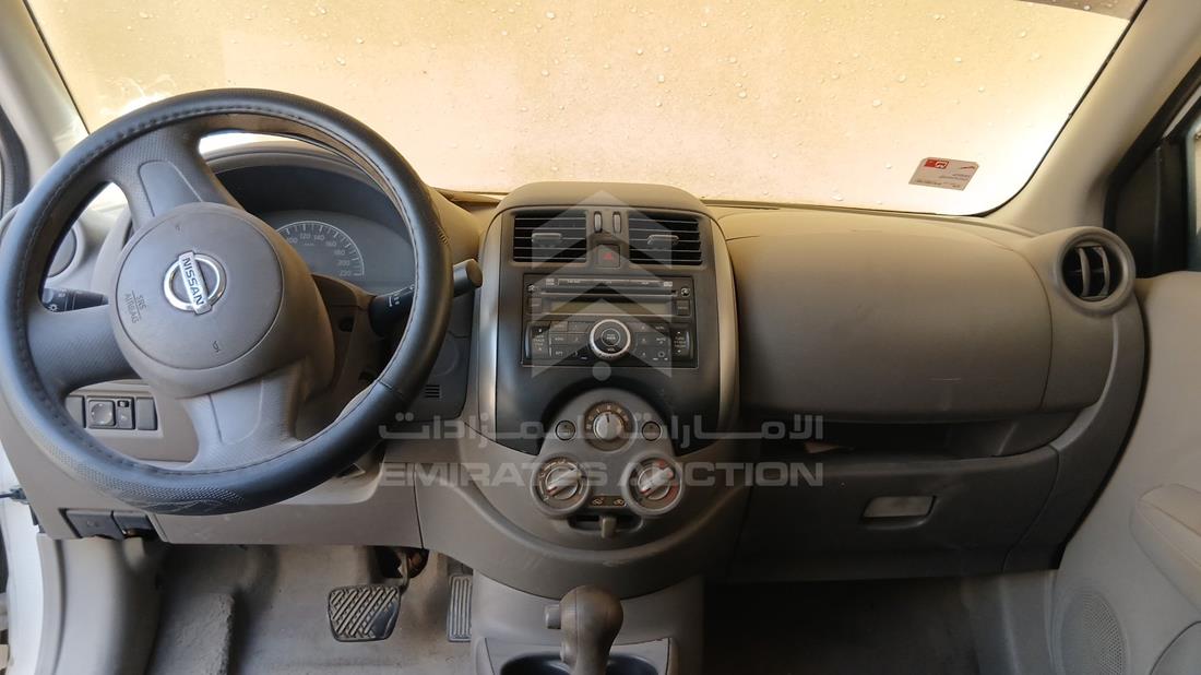 نيسان صني 2012 — زاوية الواجهة الكاملة — صورة 15