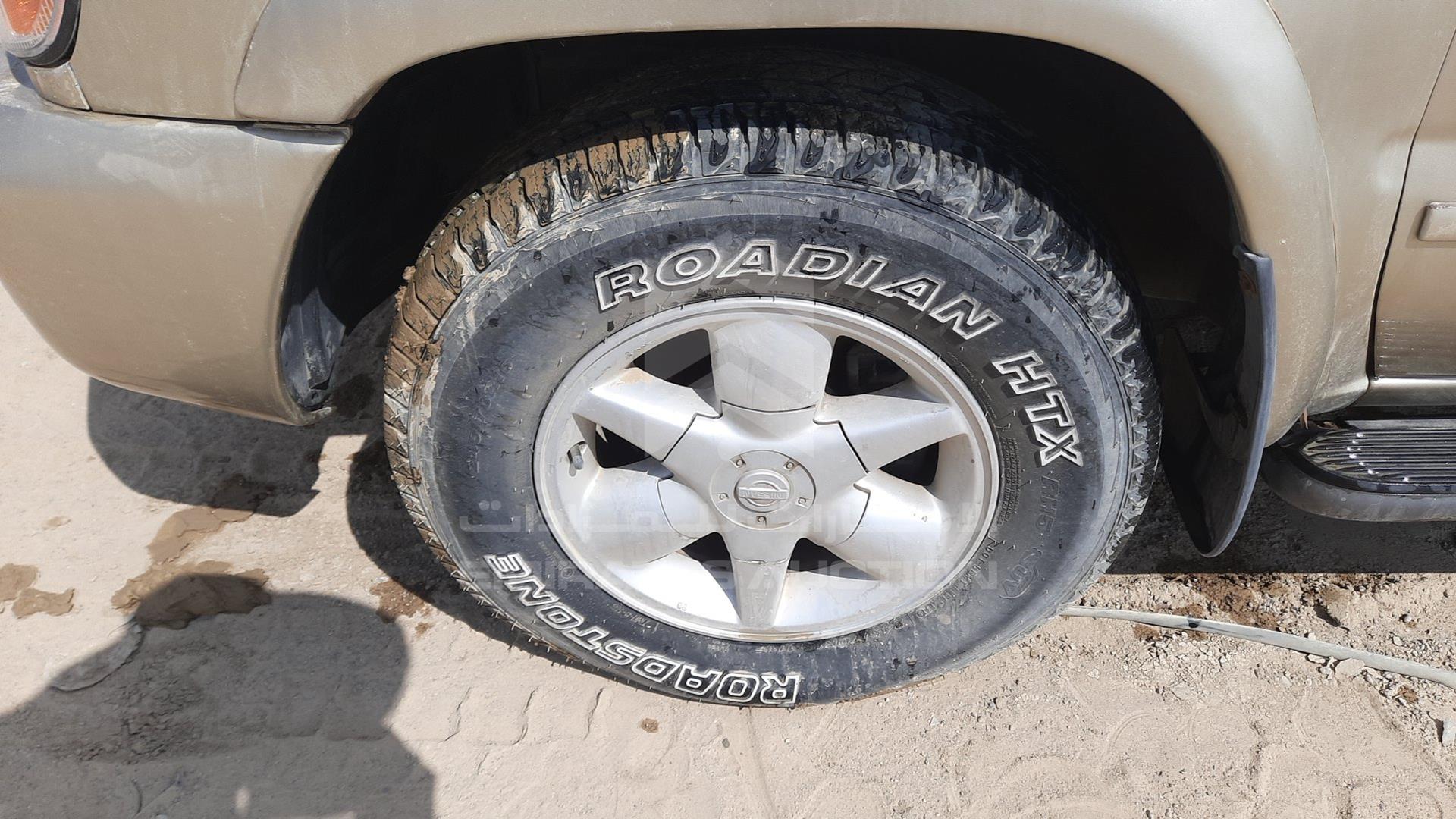 2001 NISSAN PATHFINDER VIN: JN8DR09Y31W596577