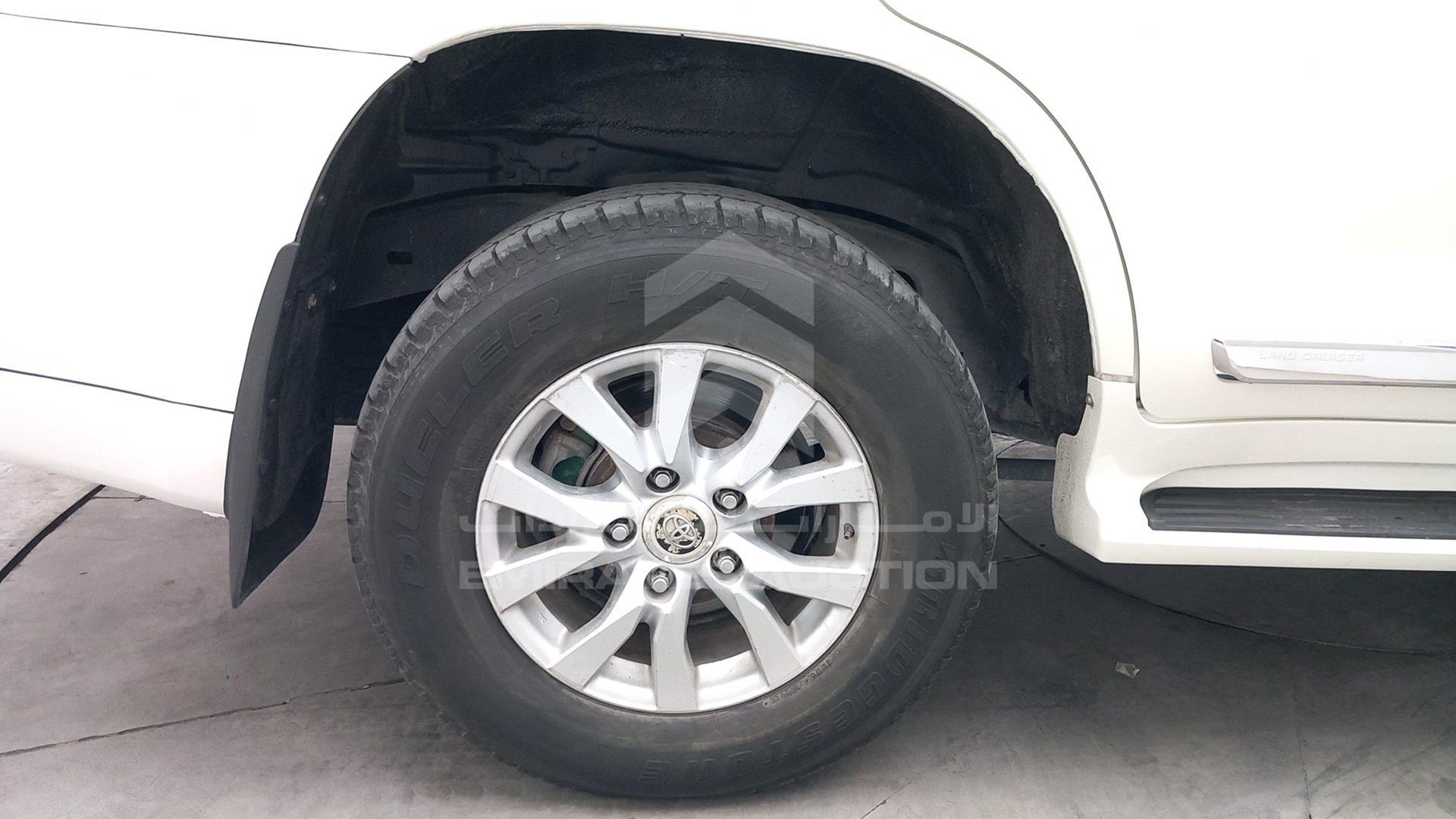 2017 TOYOTA LAND CRUISER VIN: JTMHU01JXH4137417