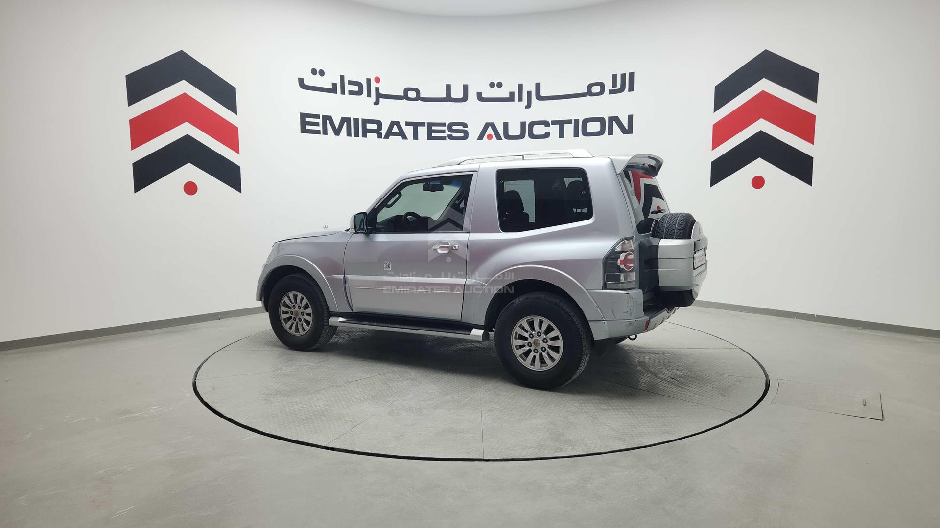 2011 MITSUBISHI PAJERO VIN: JMYMRV85WBJ704625
