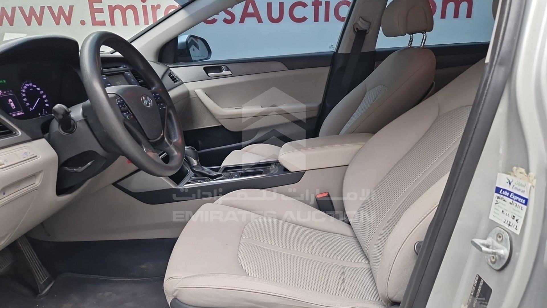 2016 HYUNDAI SONATA VIN: KMHE241G9GA207828