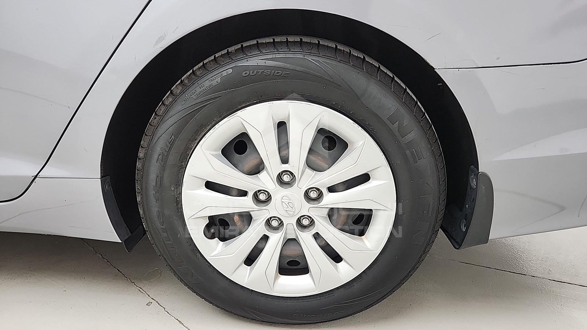 2015 HYUNDAI SONATA VIN: KMHE241G3FA055916