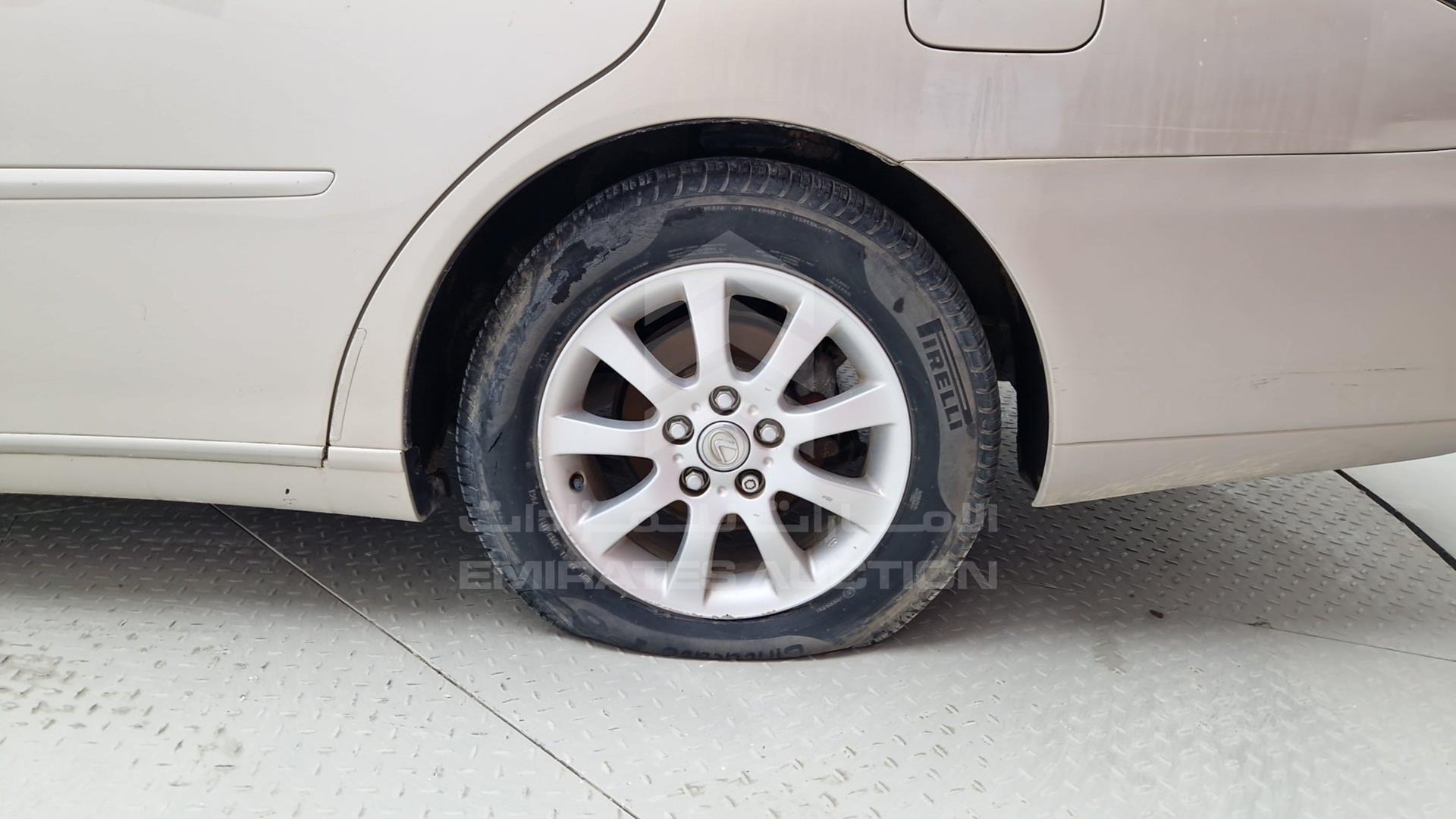 2002 LEXUS ES 300 VIN: JTHBF30G820063242