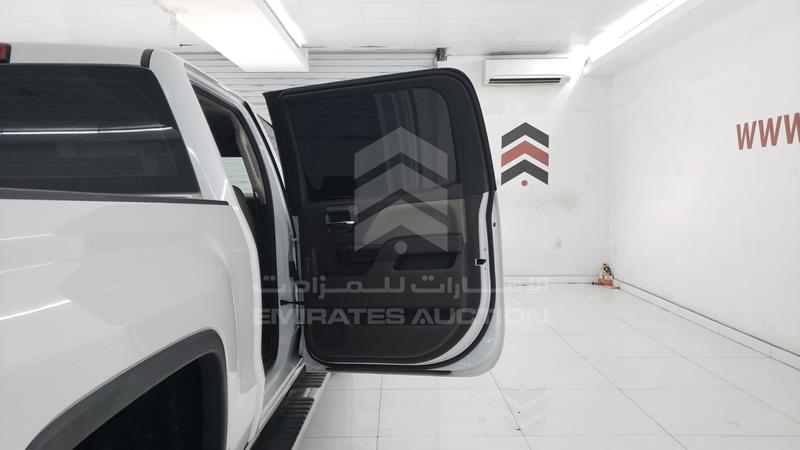 3GTU29EJ8GG153233 Auction: EmiratesAuction Lot: 406581 3GTU29EJ8GG153233 GMC Sierra 2016 WHITE Photo 29
