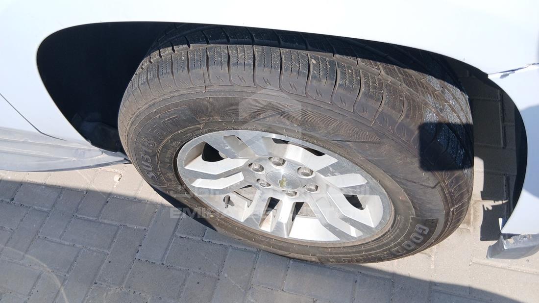 2019 Chevrolet Suburban — Front Right Tyre — Photo 31