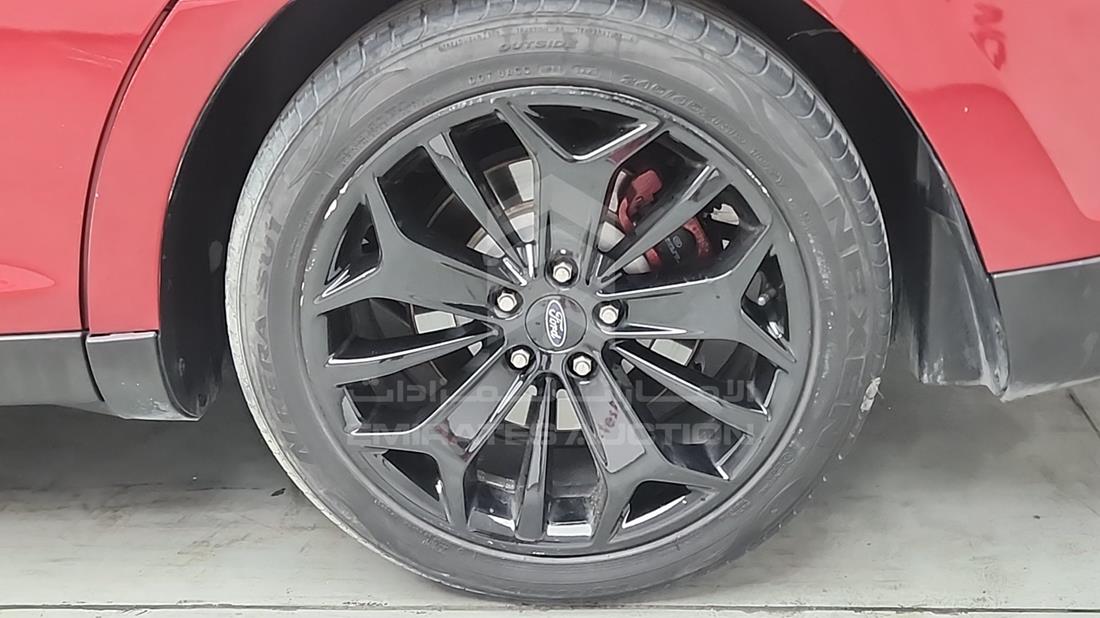 2015 Ford Taurus — Rear Left Tyre — Photo 32