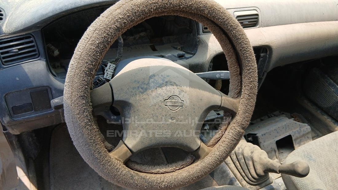 1999 Nissan Sunny — Steering & Mounted Controls — Photo 11
