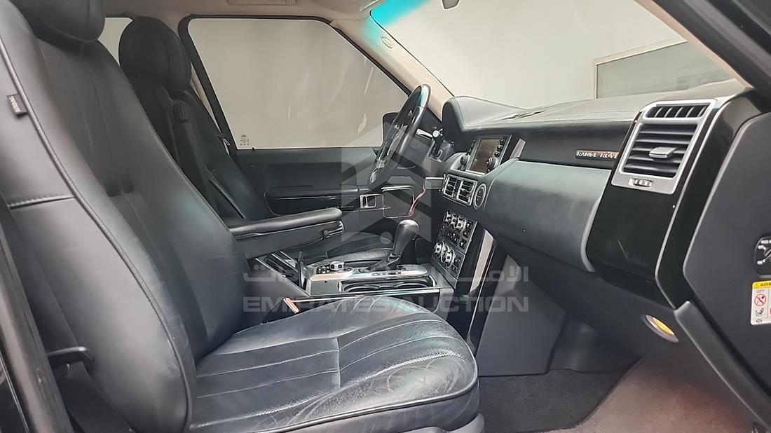 2008 Range Rover Vogue — Front Right Passenger Seat View — Photo 30