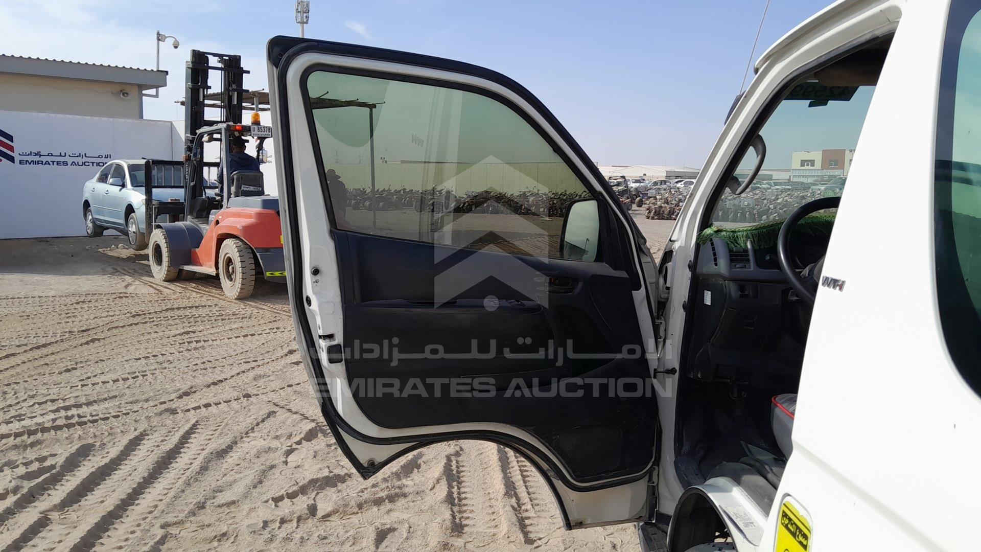 2010 TOYOTA HIACE VIN: JTGJX02P2A0029093