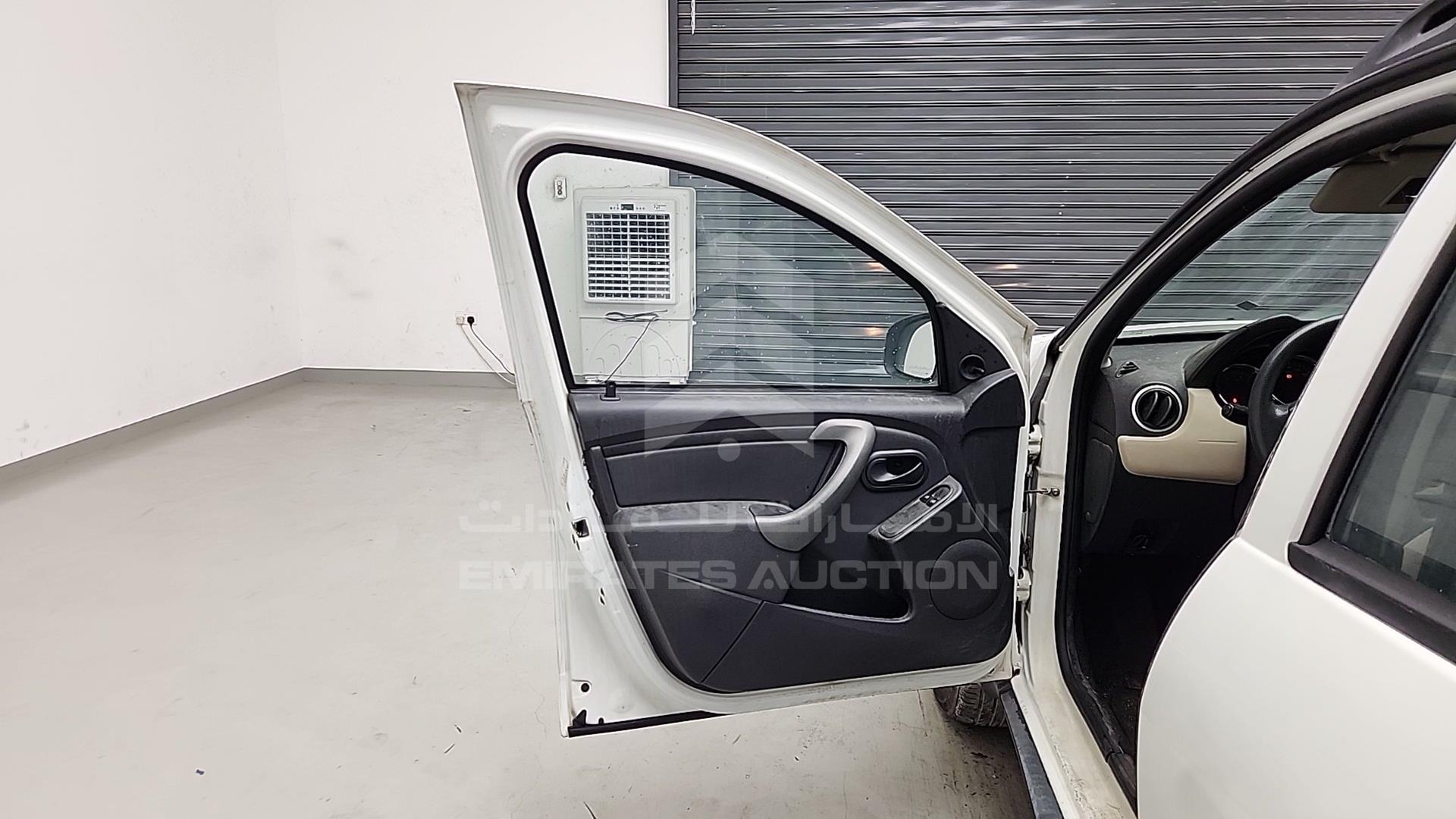 2016 RENAULT DUSTER VIN: VF1HSRCH8GA556613