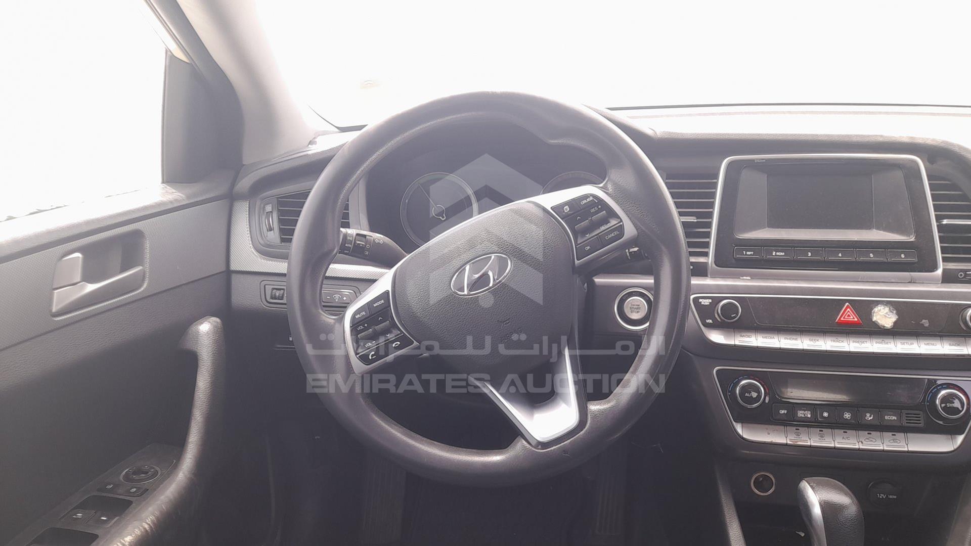 2018 HYUNDAI SONATA VIN: KMHE24136JA082047