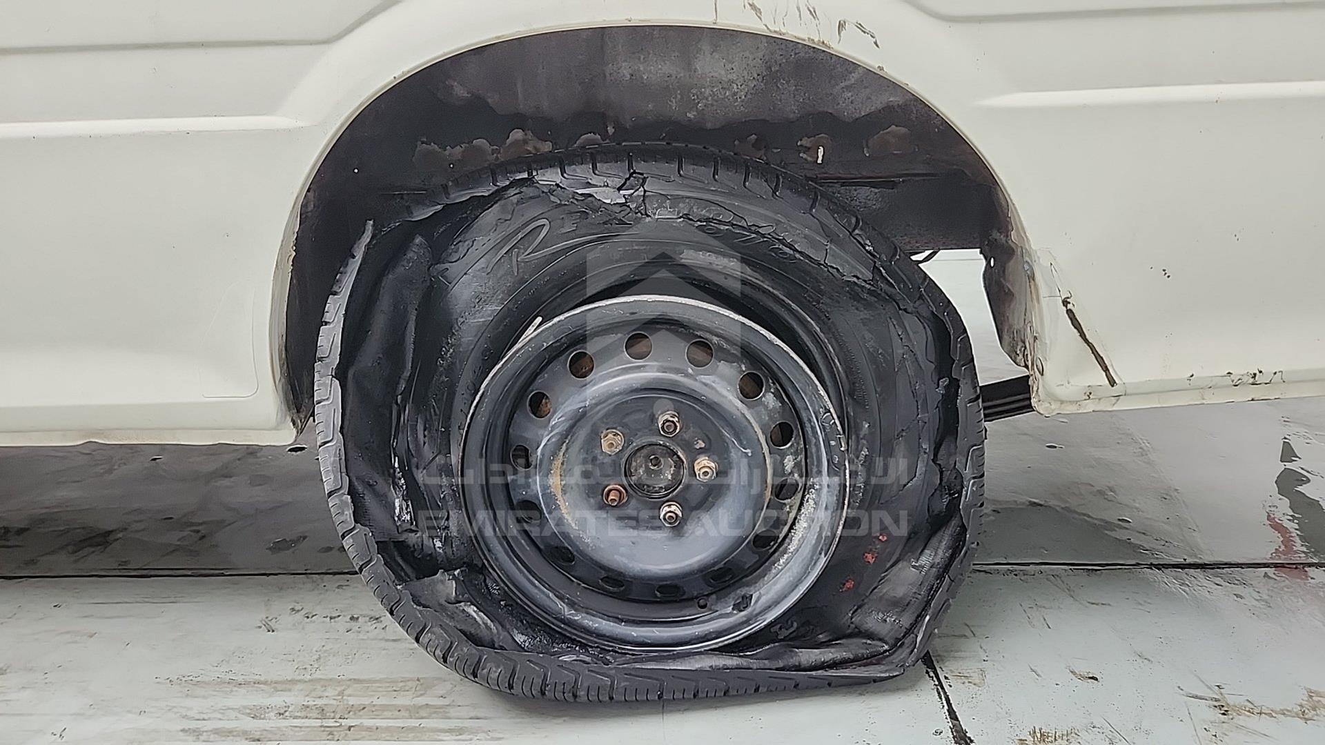 2004 TOYOTA HIACE VIN: RZH1157012858
