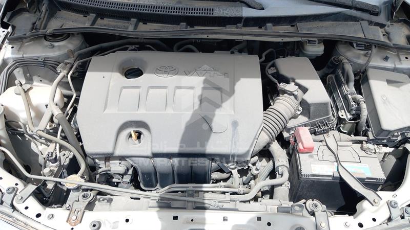 RKLBC42E7B4582063 Auction: EmiratesAuction Lot: 404958 RKLBC42E7B4582063 Toyota Corolla 2011 SILVER Photo 28