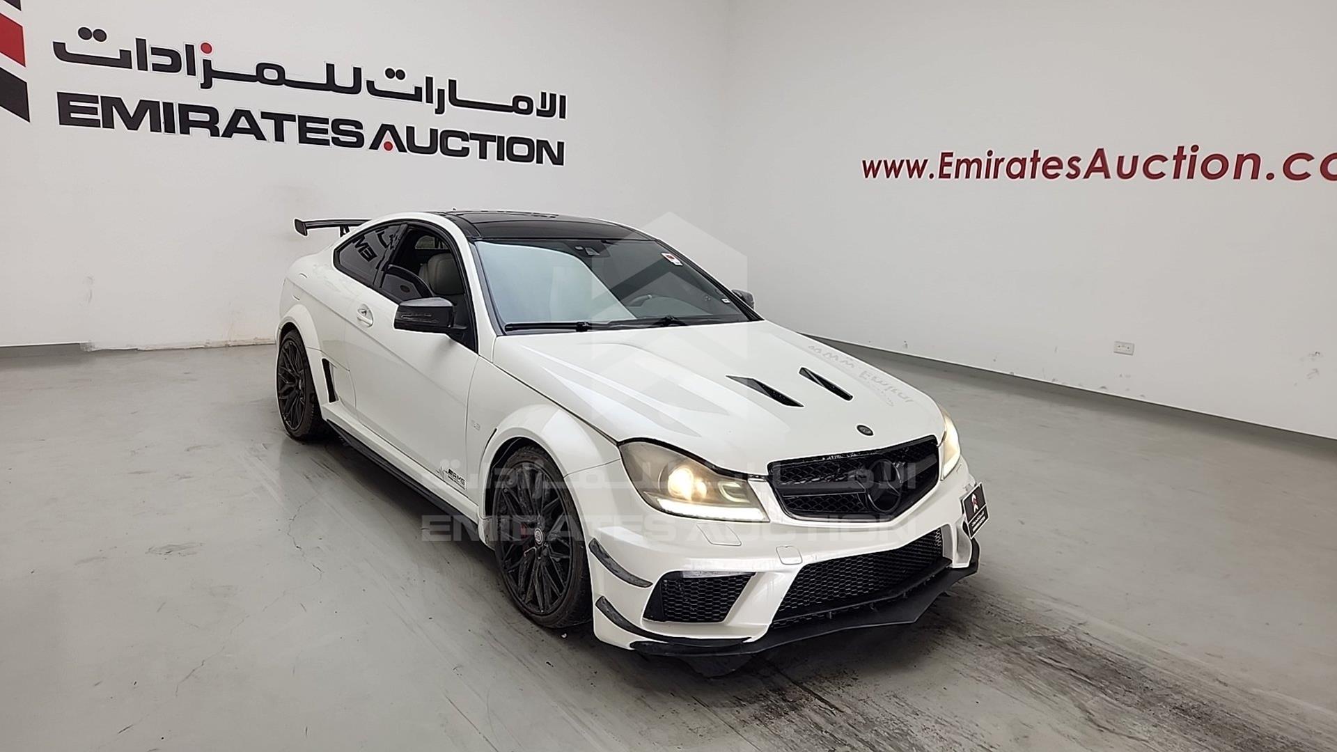2012 MERCEDES C 63 AMG VIN: WDDGJ7HB0CF833170