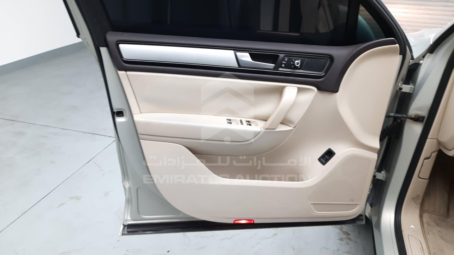 2014 VOLKSWAGEN TOUAREG VIN: WVGBC2BPXED006549