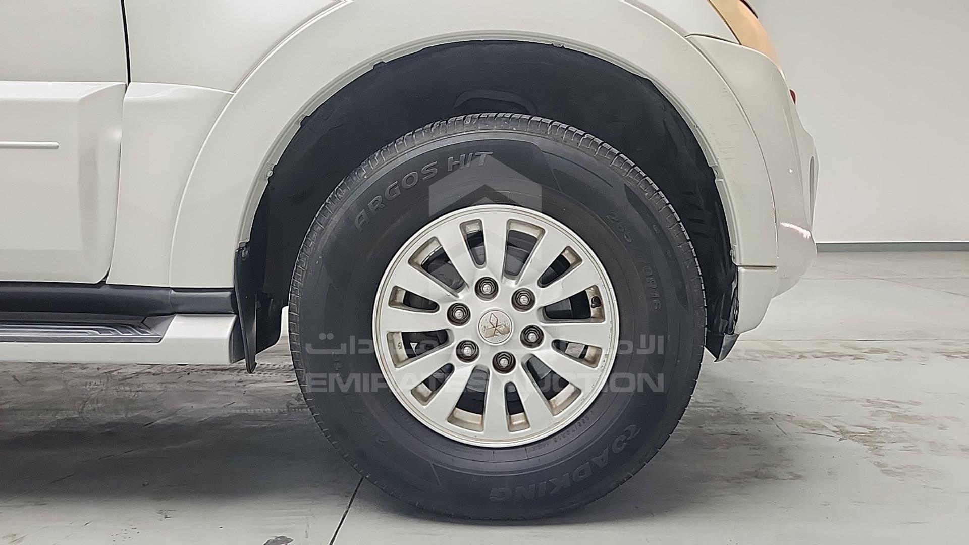 2014 MITSUBISHI PAJERO VIN: JMYLRV95WEJ708829