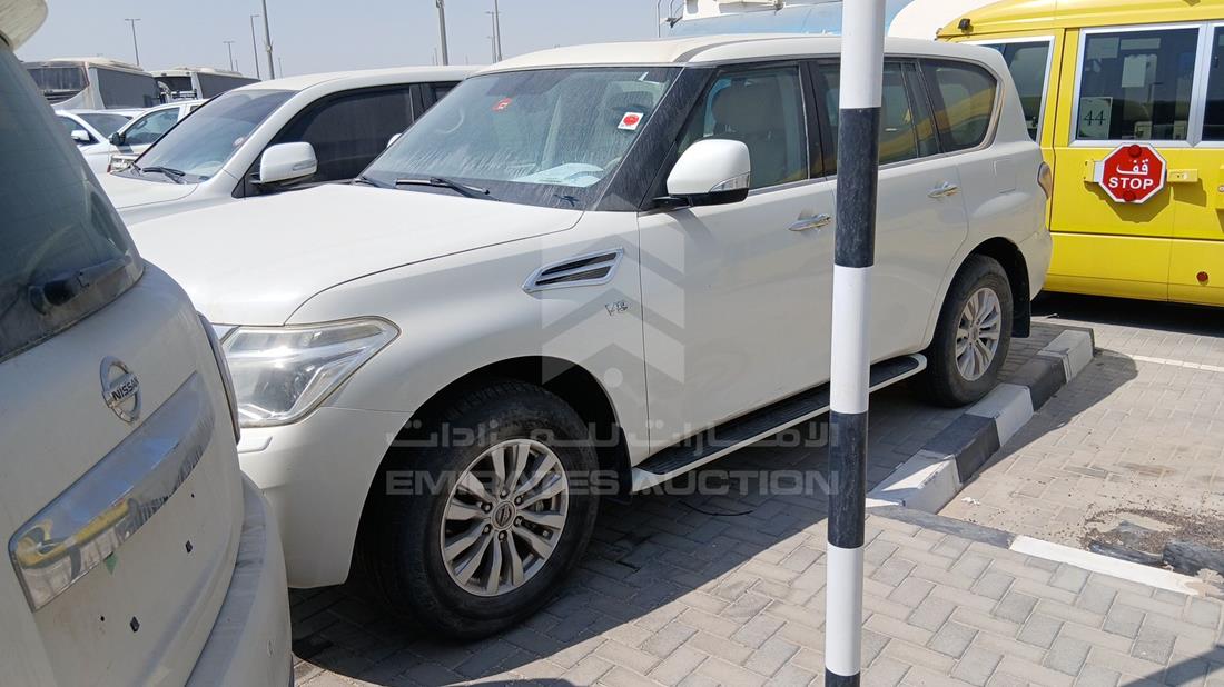 نيسان باترول 2019 — الزاوية الأمامية اليسرى — صورة 5