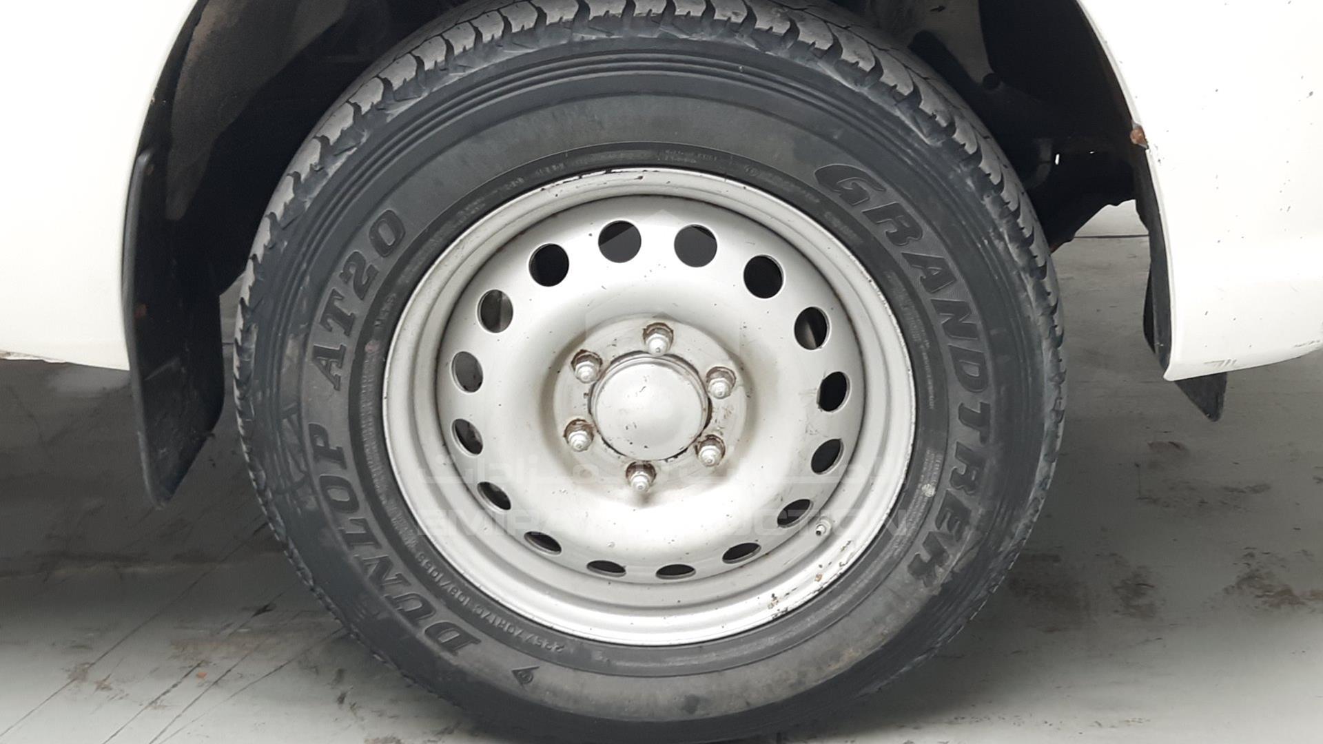2017 TOYOTA HILUX VIN: MR0DB8CD2H0115737