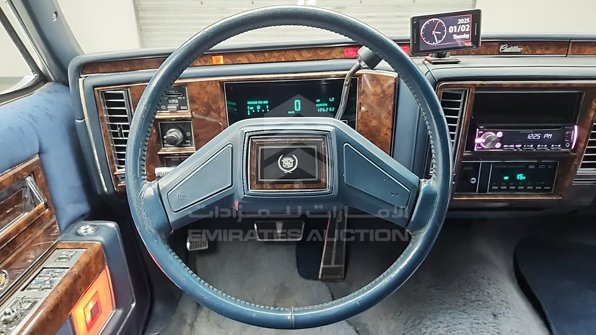 1992 CADILLAC BROUGHAM VIN: 1G6DW5473NR704705