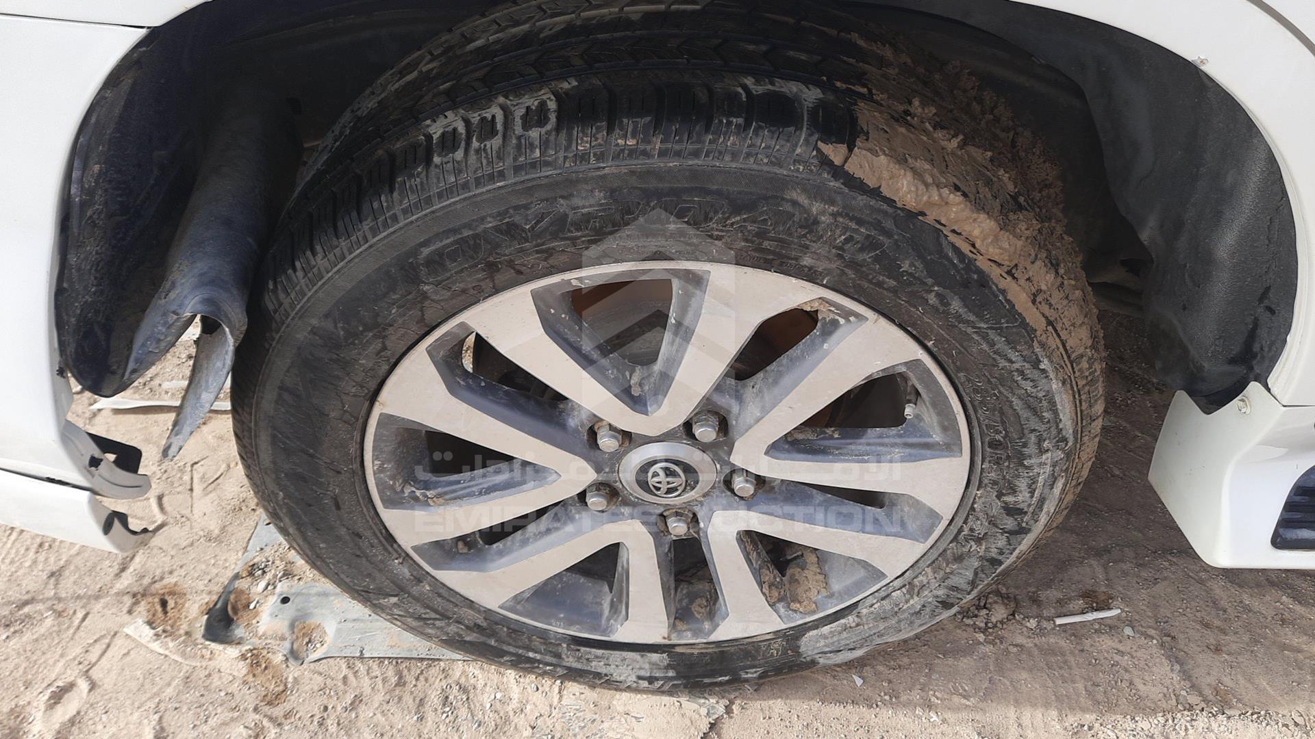 2009 TOYOTA LAND CRUISER VIN: JTMHT09J495031578