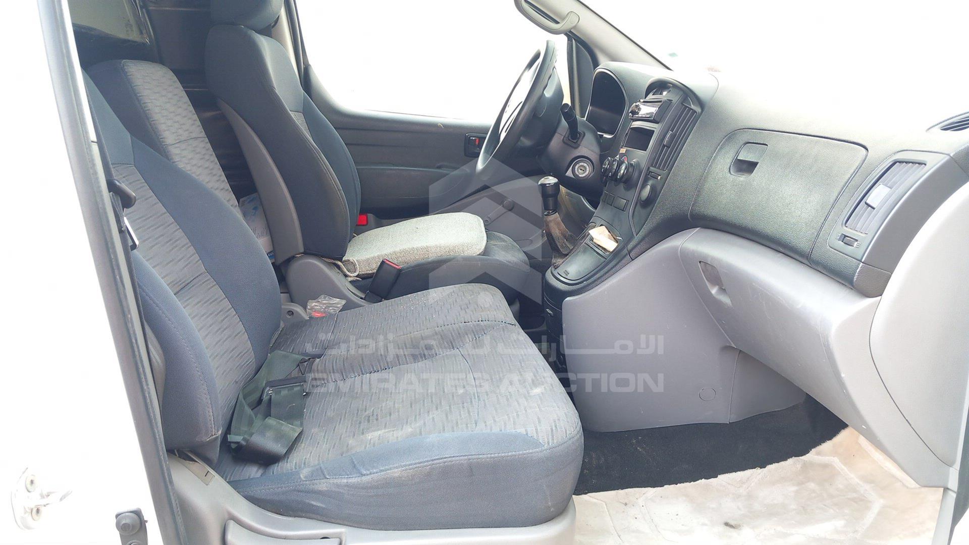 2013 HYUNDAI H1 VIN: KMHWG81R6DU548337