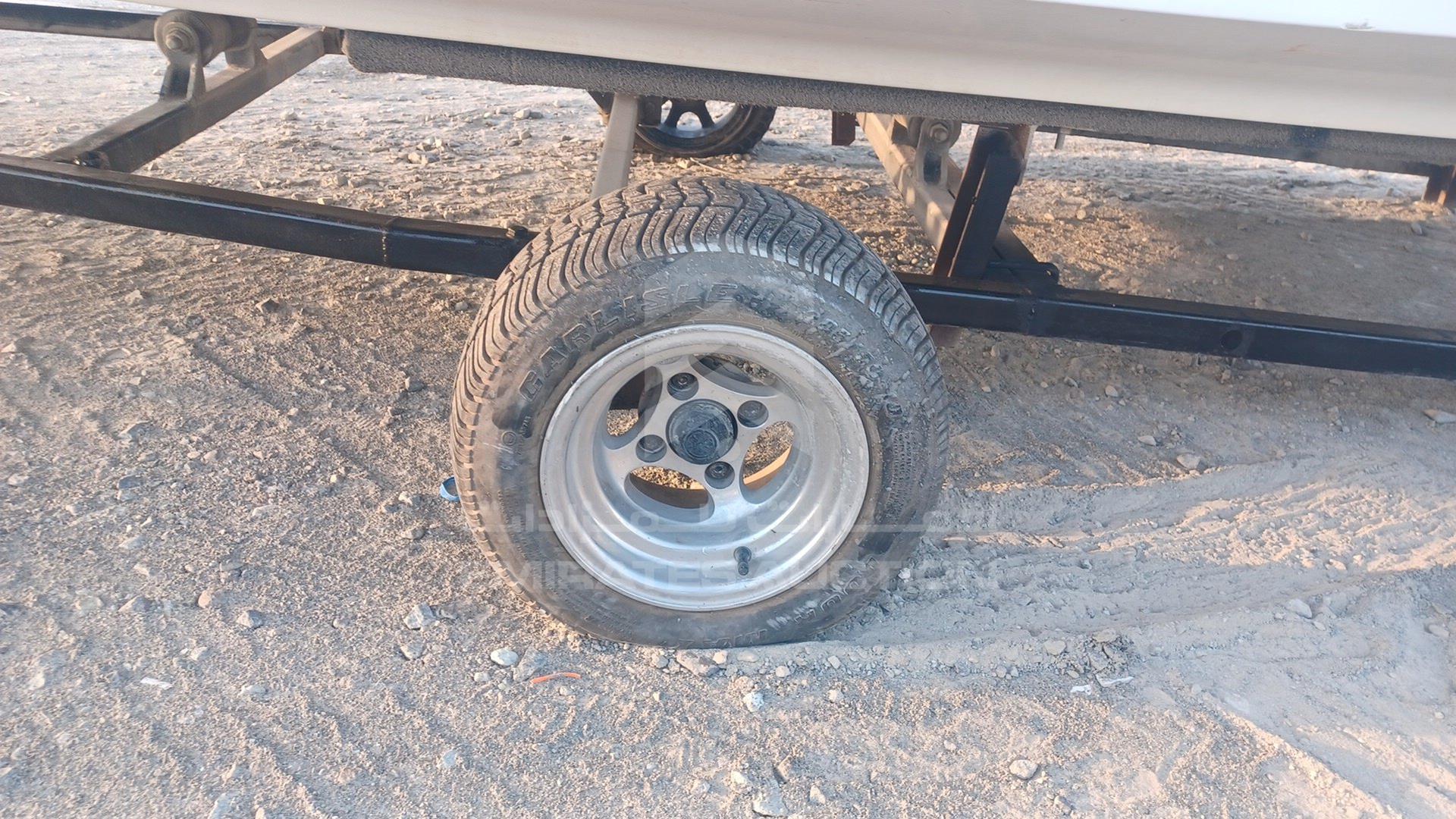 0 BOAT + TROLLEY --- VIN: CR11Y310