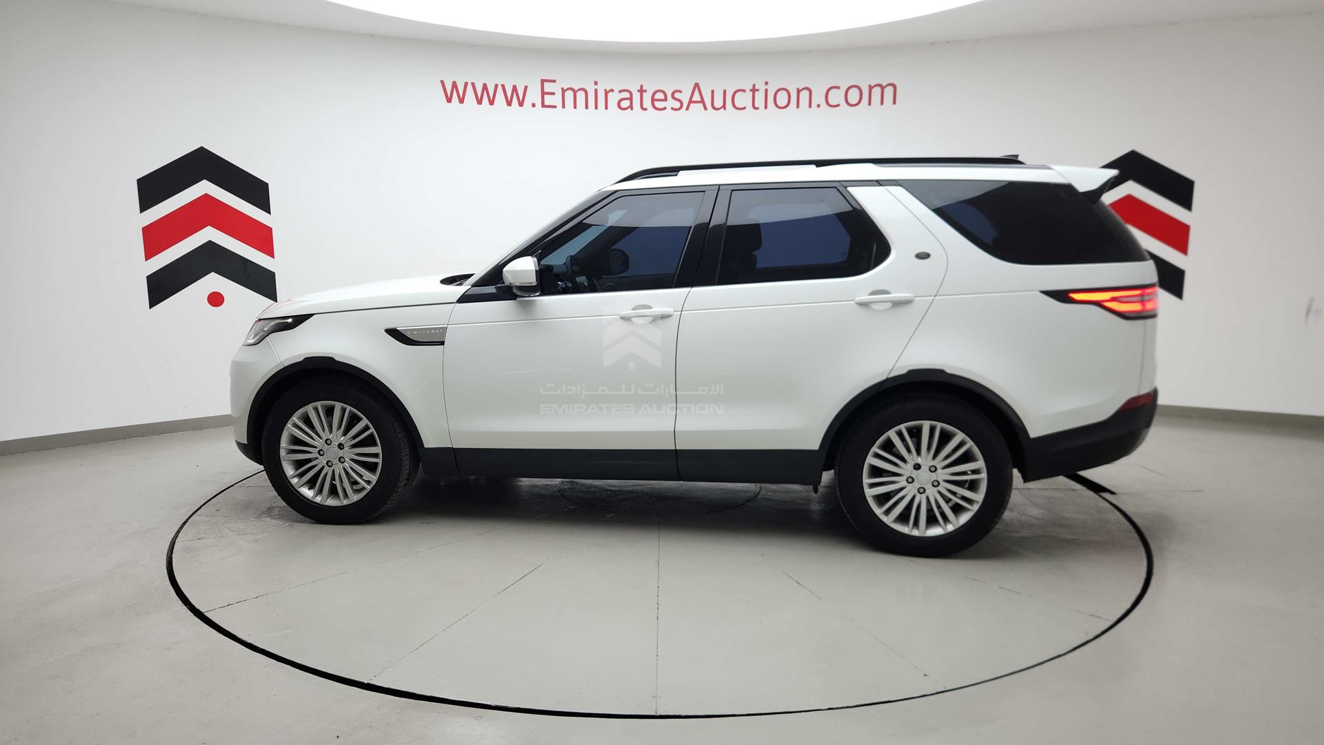2017 LAND ROVER DISCOVERY VIN: SALRA2BV6HA002276