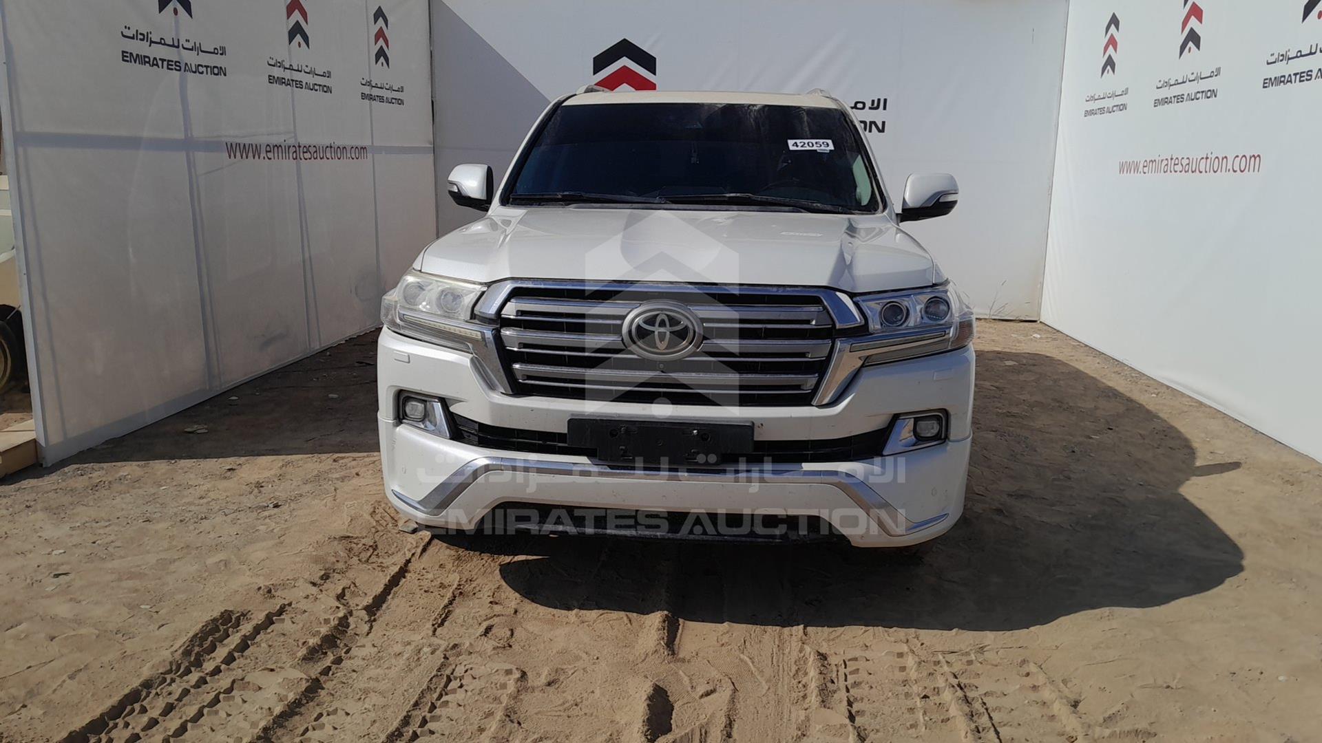 2017 TOYOTA LAND CRUISER VIN: JTMHY05J0H4057056