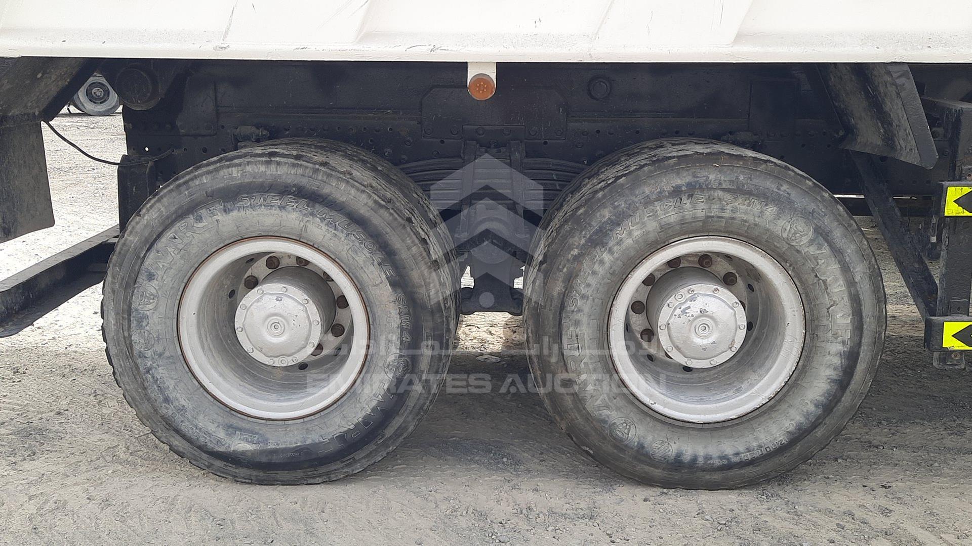 2003 MERCEDES ACTROS 3331 VIN: WDB9521631K841383