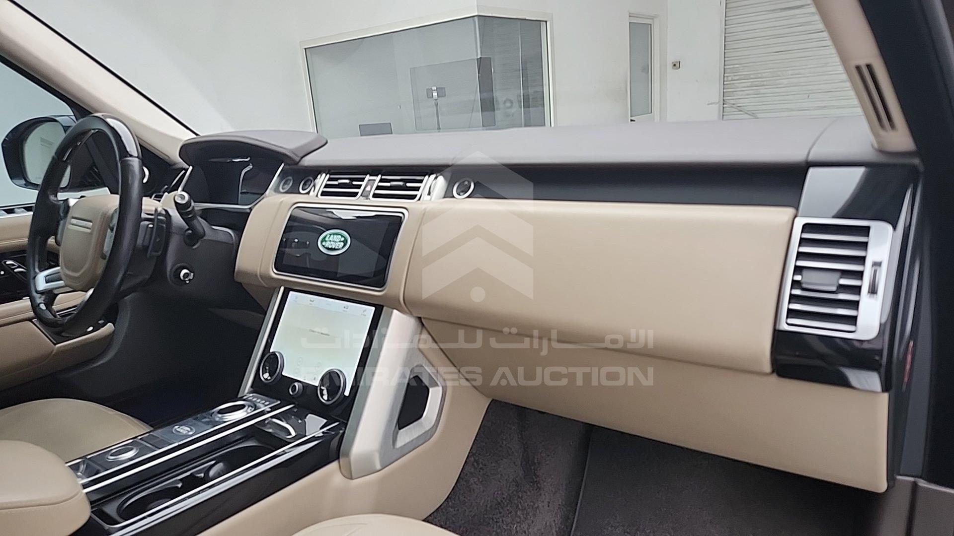 2018 RANGE ROVER VOGUE VIN: SALGA2BV3JA503204