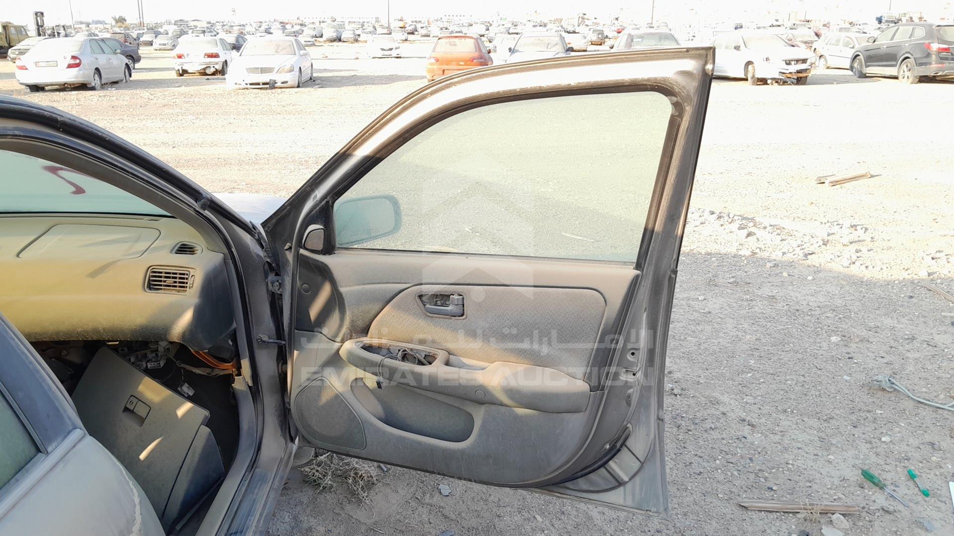 2001 TOYOTA CAMRY VIN: 4T1BG22K31U024166